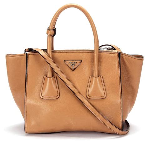 prada handtasche braun label wo angebracht|genuine prada bags.